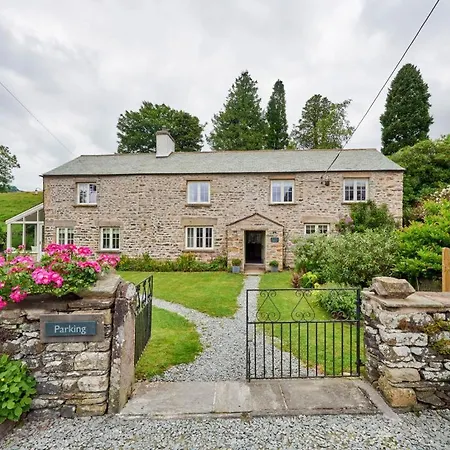 4 Bed In Sedbergh Sz595 Holiday home *